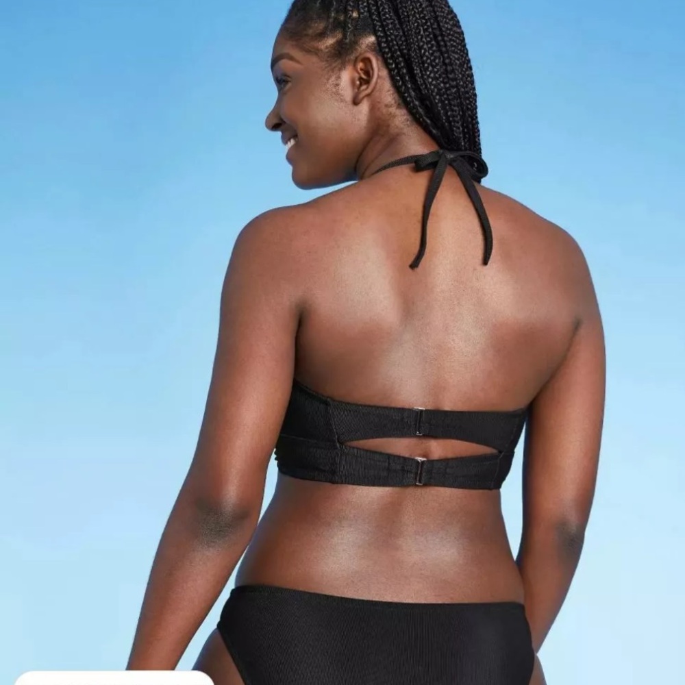 New shade shore bathing suit
Large bottoms 
34dd top